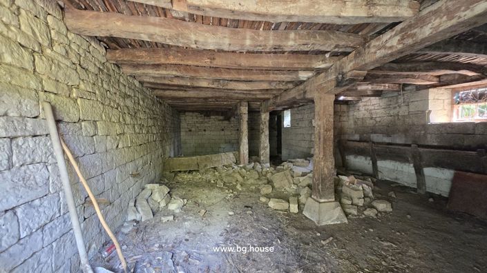 Image No.11-3 Bed House for sale