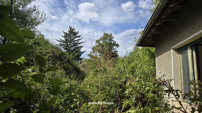 Image No.20-3 Bed Land for sale