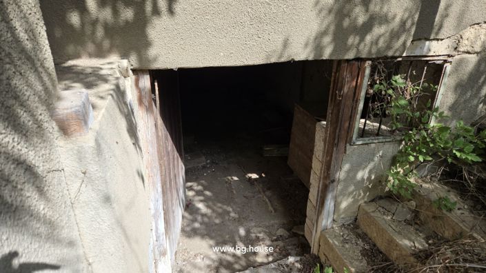 Image No.22-3 Bed Land for sale