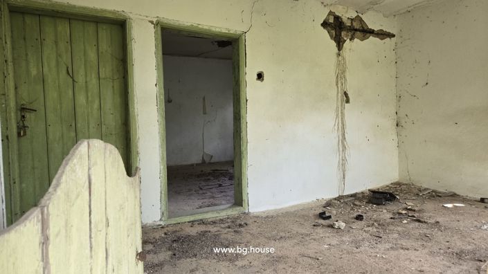 Image No.29-3 Bed Land for sale