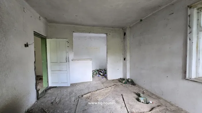 Image No.8-2 Bed House for sale