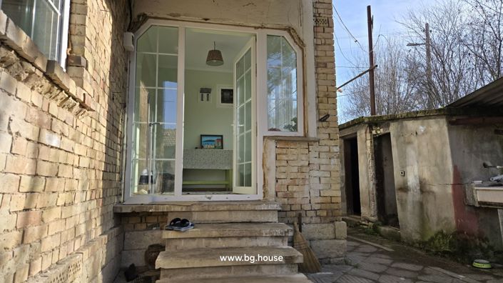 Image No.11-2 Bed House for sale