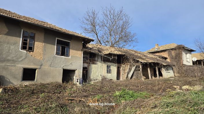 Image No.11-3 Bed House for sale
