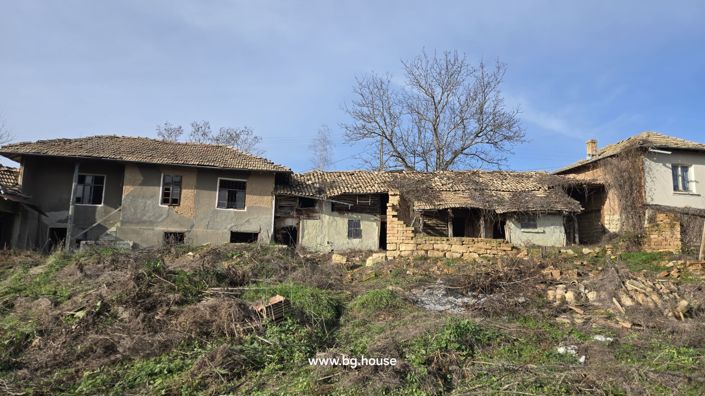 Image No.10-3 Bed House for sale