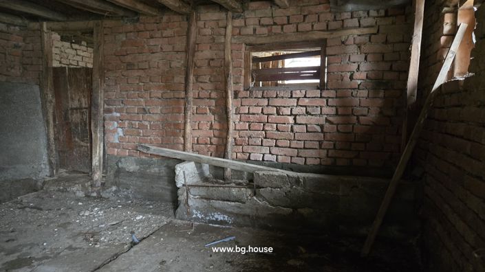 Image No.11-6 Bed House for sale