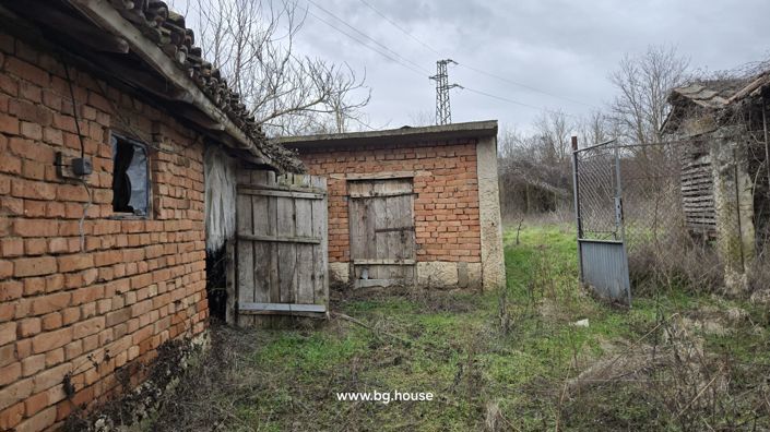 Image No.13-6 Bed House for sale