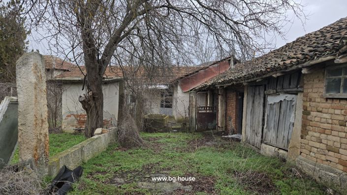 Image No.16-6 Bed House for sale