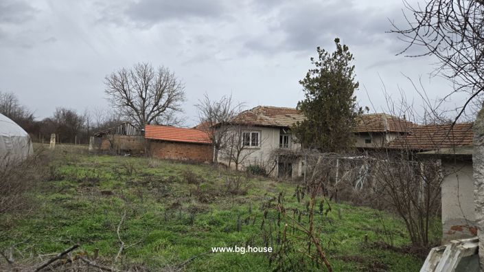 Image No.17-6 Bed House for sale