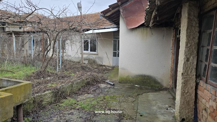 Image No.18-6 Bed House for sale