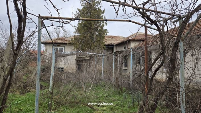 Image No.20-6 Bed House for sale