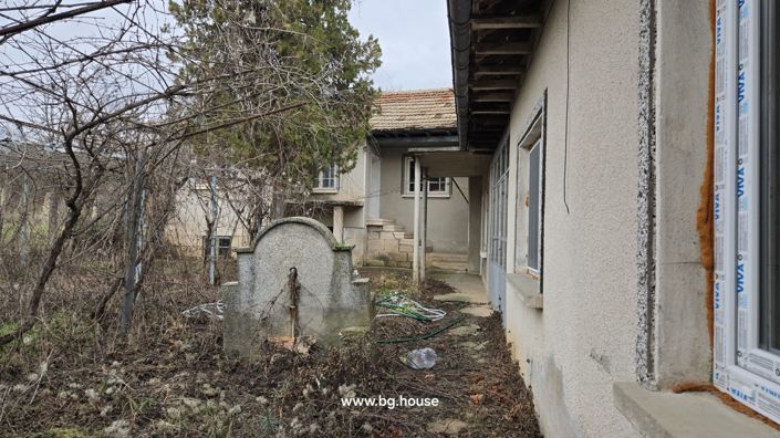 Image No.24-6 Bed House for sale
