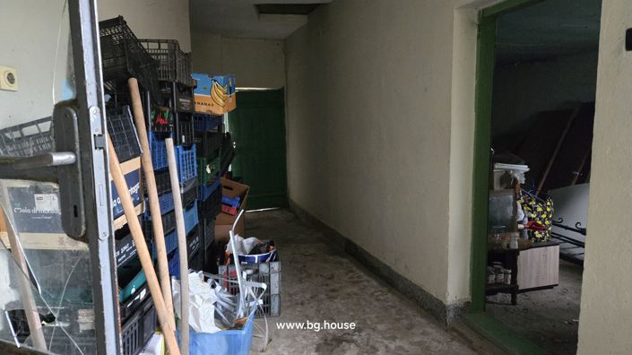Image No.30-6 Bed House for sale