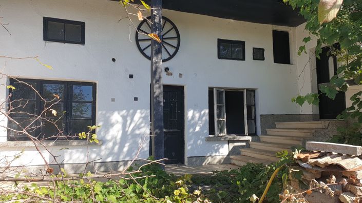 Image No.9-2 Bed House for sale