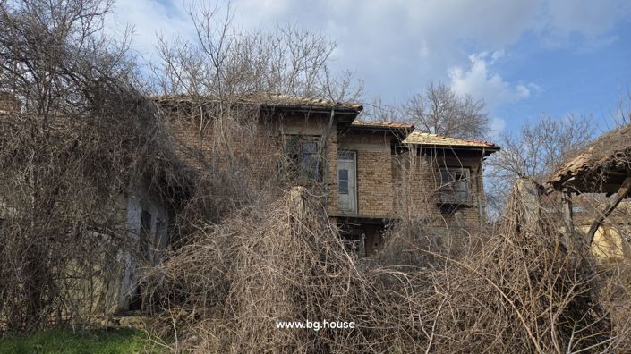 Image No.12-4 Bed House for sale