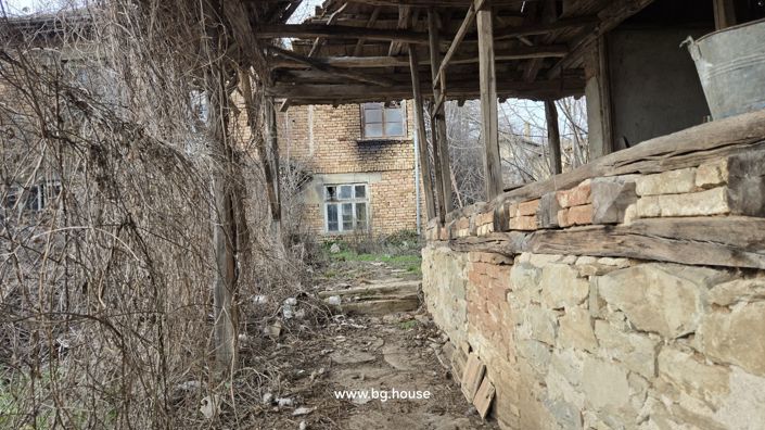Image No.18-4 Bed House for sale