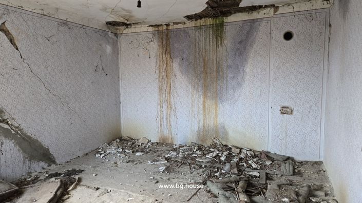 Image No.30-4 Bed House for sale