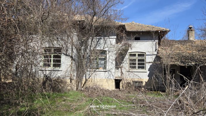 Image No.8-3 Bed House for sale