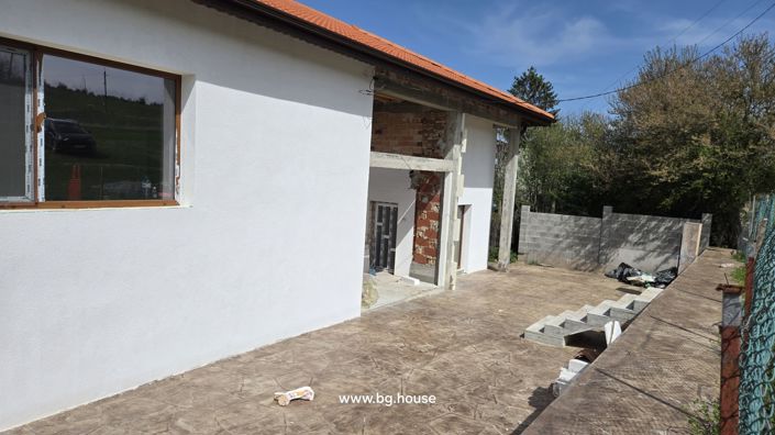 Image No.9-2 Bed House for sale
