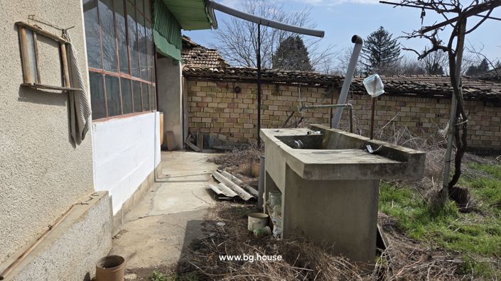 Image No.18-4 Bed House for sale