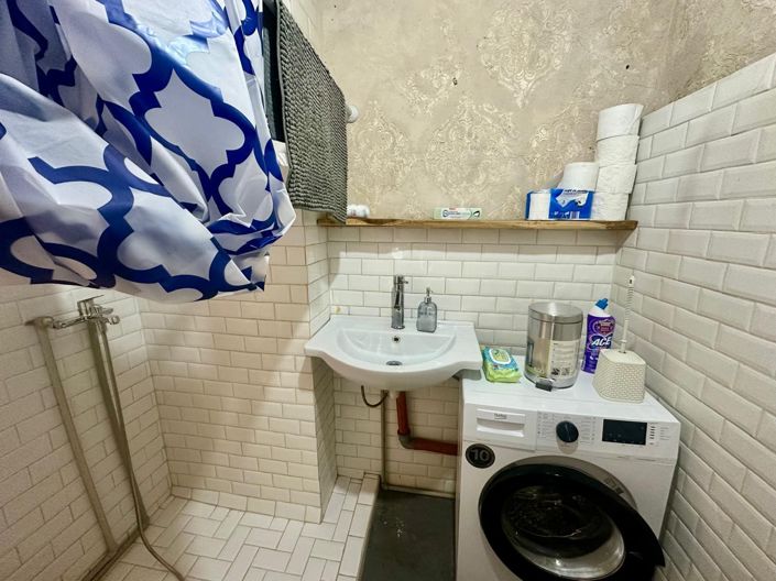 Image No.27-1 Bed House for sale