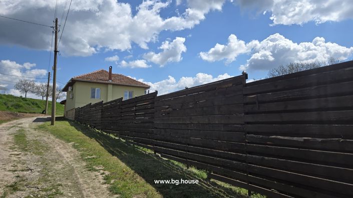 Image No.17-3 Bed House for sale