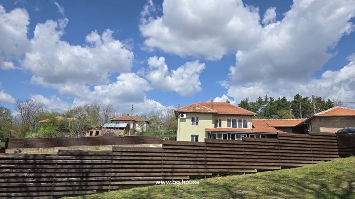 Image No.19-3 Bed House for sale