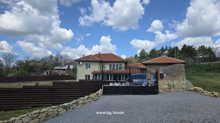 Image No.3-3 Bed House for sale