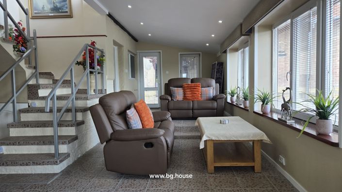 Image No.21-3 Bed House for sale