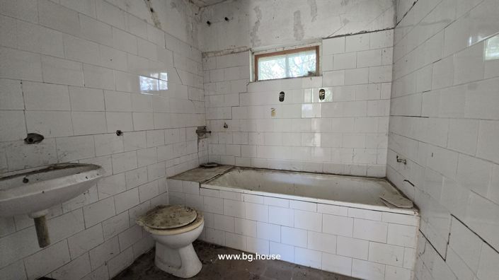 Image No.24-3 Bed House for sale