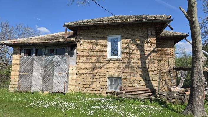 Image No.8-2 Bed House for sale