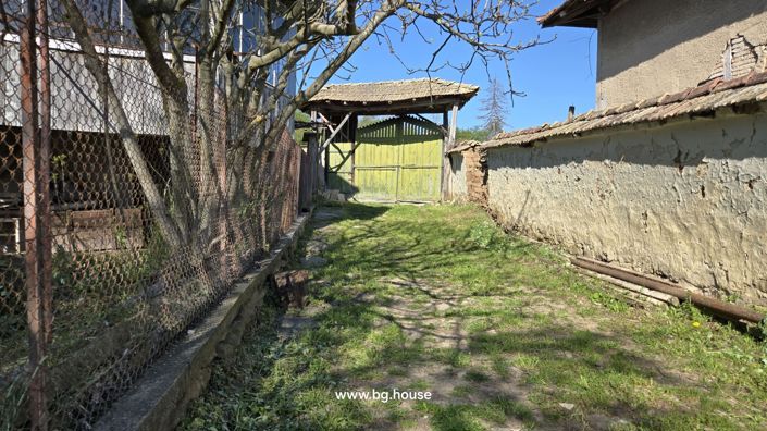 Image No.18-4 Bed House for sale