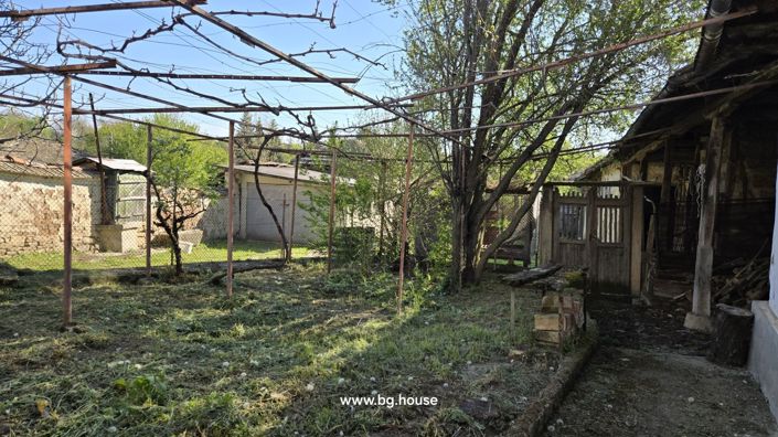 Image No.19-4 Bed House for sale