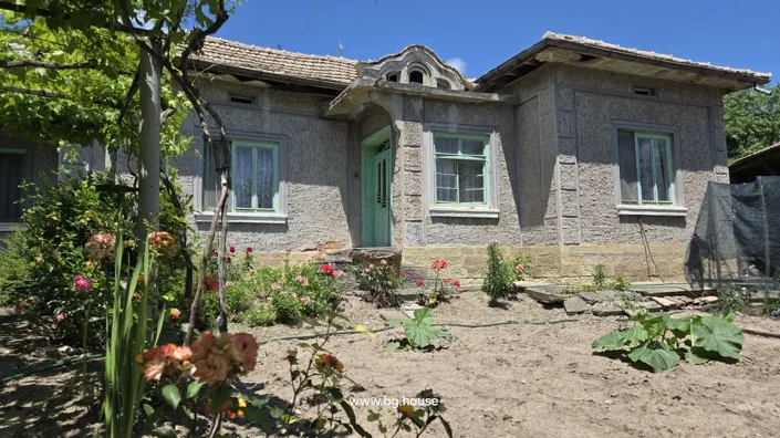 Image No.2-4 Bed House for sale