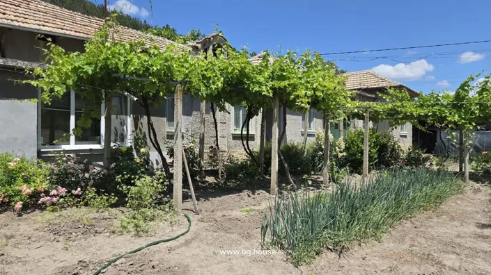 Image No.9-4 Bed House for sale