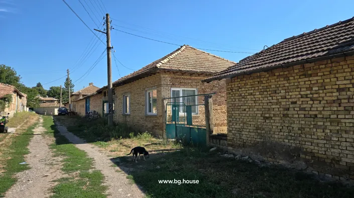 Image No.4-2 Bed House for sale