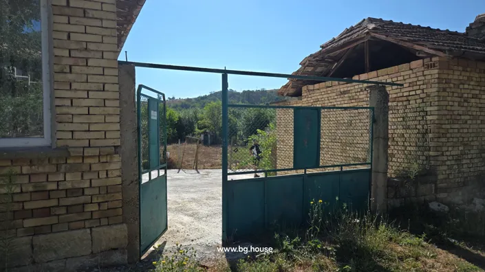 Image No.6-2 Bed House for sale