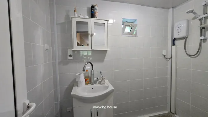 Image No.6-3 Bed House for sale