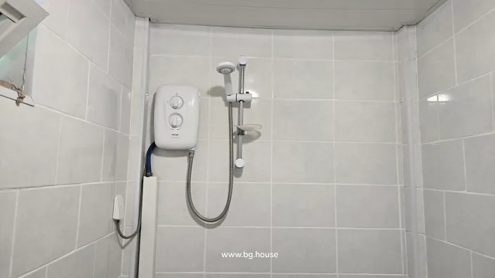 Image No.8-3 Bed House for sale