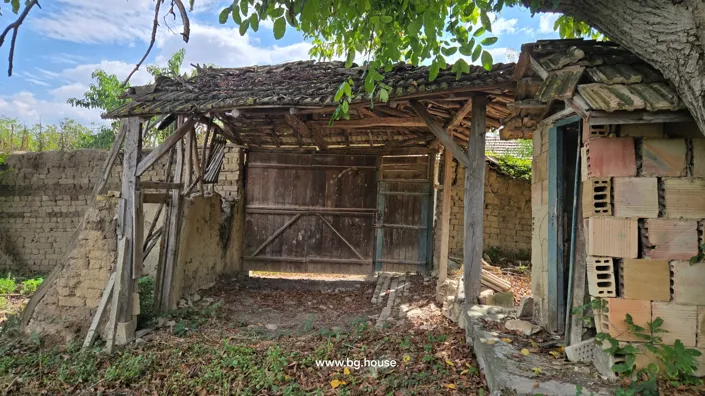 Image No.12-4 Bed House for sale