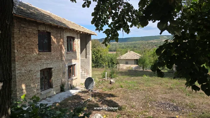 Image No.2-4 Bed House for sale
