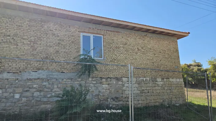 Image No.25-2 Bed House for sale