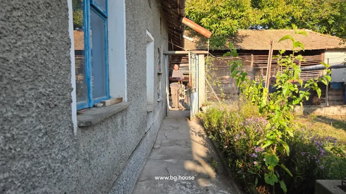 Image No.12-5 Bed House for sale
