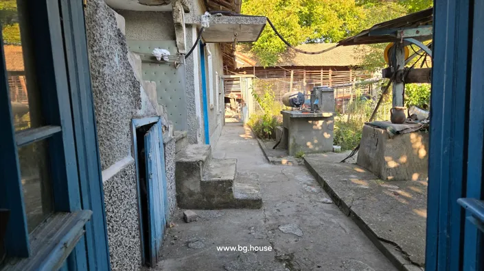 Image No.24-5 Bed House for sale