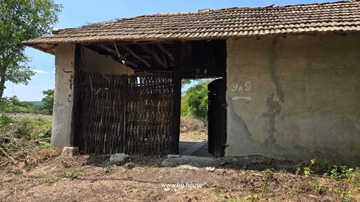 Image No.10-3 Bed House for sale