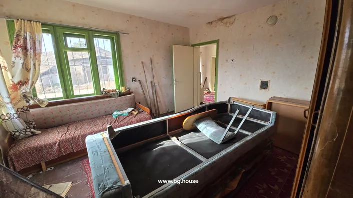 Image No.10-3 Bed House for sale