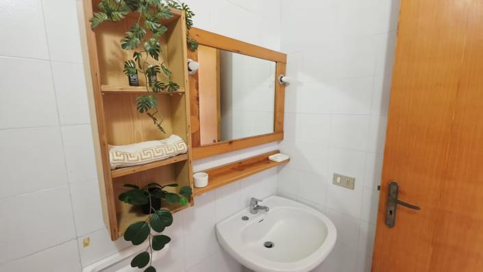 Image No.20-2 Bed Villa / Detached for sale