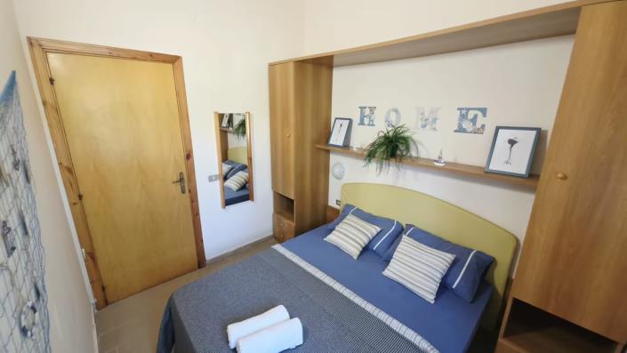 Image No.5-2 Bed Villa / Detached for sale