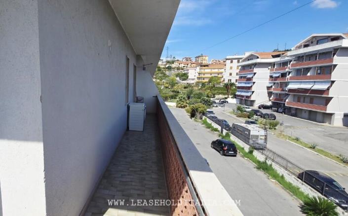 Image No.25-2 Bed Apartment for sale