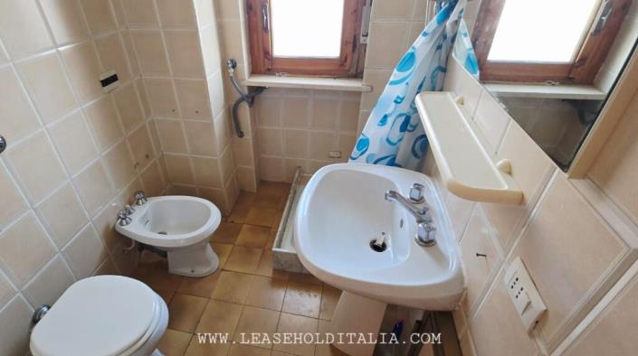 Image No.20-2 Bed Apartment for sale
