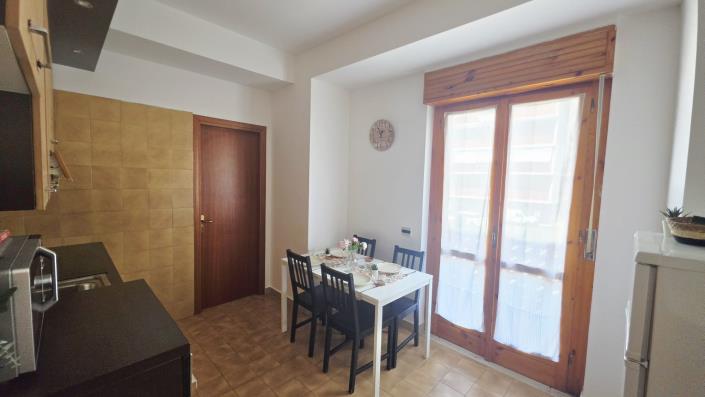 Image No.11-3 Bed Apartment for sale